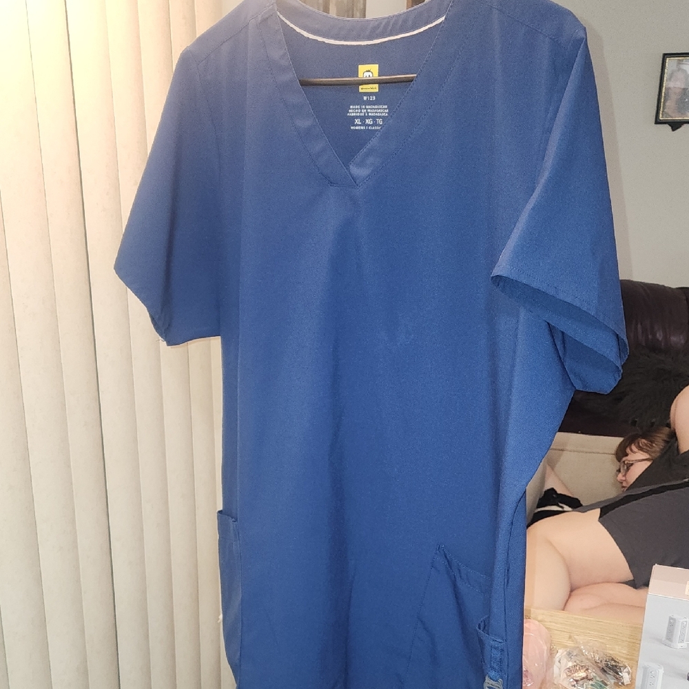 FIRM PRICE WonderWink Men's Deep Blue V-Neck Shirt